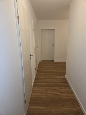 Kernsanierte 3-Zi. Wohnung mit gehobener Innenausstattung mit Balkon in München Berg am Laim