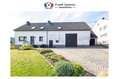 Freistehendes Einfamilienhaus in Wallenborn - Scheune mit Platz für Camper & Garage - großer Garten