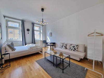 Freundliche 2 Zimmer mit Altbaucharme in ruhiger Lage - Bahnhof Hernals in der Nähe - Ab 2026 U5
