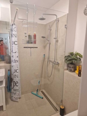 Attraktive Wohnung mit Terrasse und Einbauküche