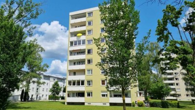 Gemütliche 3-Zimmer-Wohnung mit Blick auf Neuburg, bitte eintreten