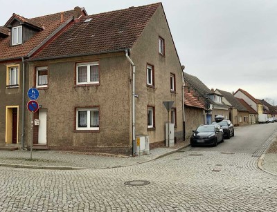 Altstadtflair - Reihenendhaus mit Garage & Ackerflächen