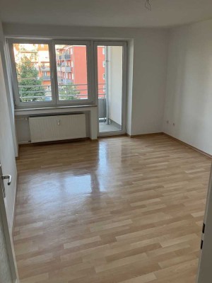 Erstbezug nach Sanierung: 1-Zimmer Appartement in Landshut, Stadtteil Nikola zu vermieten