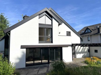 Repräsentatives Architektenhaus m. 227 m² Wohnfläche und tollem Sonnengarten in Top-Lage (Sackgasse)