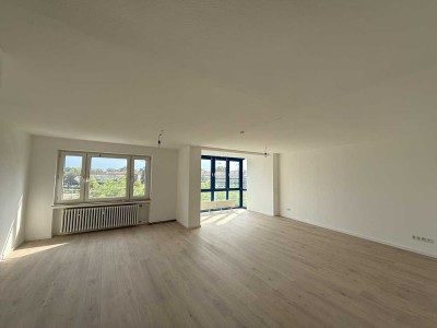 Erstbezug nach Sanierung - große 2 Zimmer Wohnung zu vermieten