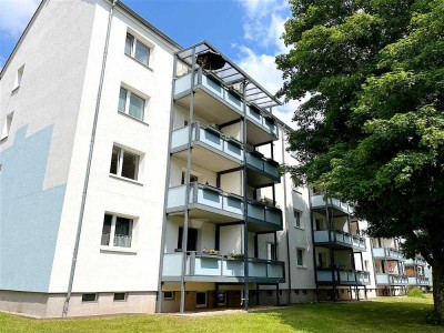 Frisch renoviert mit Sonnenbalkon im 1. OG!