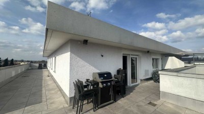 Penthouse mit traumhafter Terrasse - hochwertig saniert!