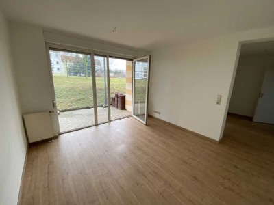 Kleine, gemütliche 2 Raum Wohnung mit Terrasse