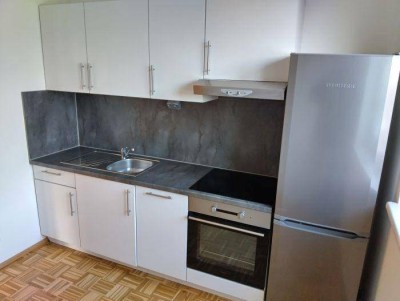 Sonniger 2 ZIMMER-NEUBAU + Süd-Balkon 9m² + extra Küche möbliert + Bad / Wanne + extra WC + Lift!