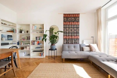 Luxuriöse, lichtdurchflutete möblierte Wohnung mit großem Balkon