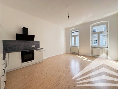 Stilvoll sanierte 3 Zimmer-Altbauwohnung mit Küche - Nähe Landstraße!