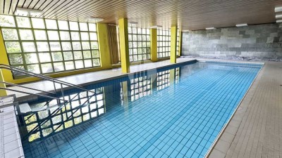 Moderne 3,5-Zimmer-WohModerne 3,5-Zimmer-Wohnung mit Stellplatz, Aufzug, Hallenschwimmbad und Sauna!