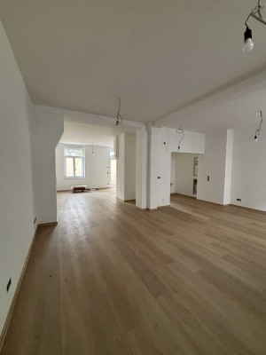Erstbezug nach Sanierung: Studio-Apartment mit Terrasse