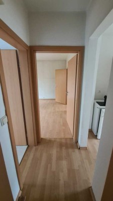 Renovierungsbedürftige 2-Zimmer-Etagenwohnung in der Glücksburger Straße