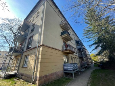 ***zentrumsnahe 2-Zimmerwohnung mit Balkon und Einbauküche***
