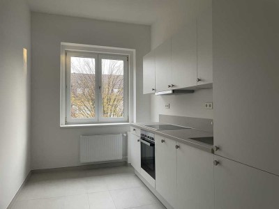 umfassend sanierte 2 Zimmer Wohnung mit EBK und Duschbad
