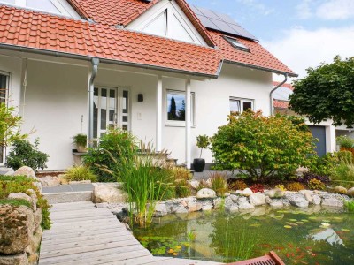 Gehobenes Einfamilienhaus mit PV-Anlage, Partykeller und Gartenparadies in Haueneberstein