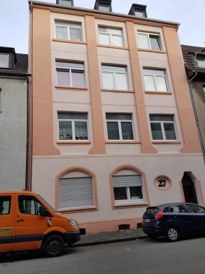 Hell, ruhig, Whirlpoolbad, EBK, hohe Decke