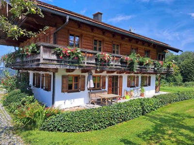 Schöne 3-Zimmer-Erdgeschosswohnung mit Terrasse und EBK in Samerberg