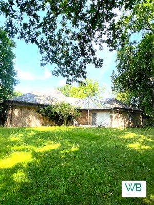 Exklusive historische Villa mit Schwimmbad in bester Lage von Ehmen