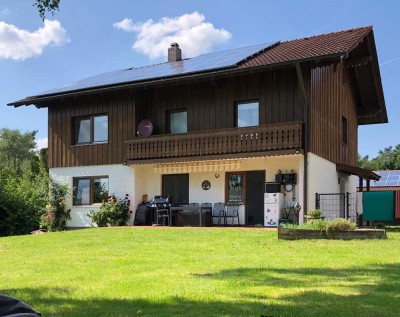 Sonniges Einfamilienhaus in Eggenfelden mit großem Grundstück und vielseitigen Nutzungsmöglichkeiten