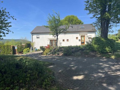 Freistehendes Wohnhaus mit 2 Wohneinheiten in 54518 Esch – Ideal für potenzielle Vermieter
