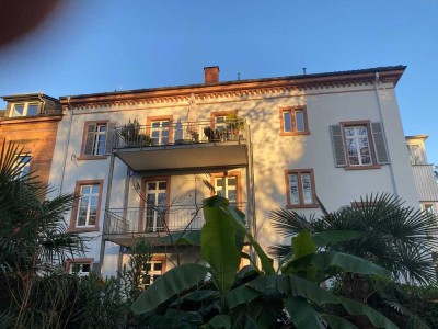 Sofort verfügbar! Modernes Wohnen in sanierter Jugendstilvilla