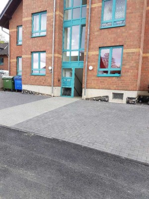 Großzügige, gut geschnittene 4 Zimmer Wohnung mit Balkon und kleinem Garten in Overath