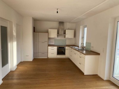 Helle, großzügig geschnittene 3-Zimmer Wohnung in Hdf/Lehmgrube