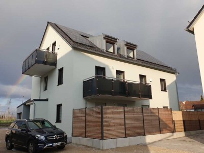 Freundliche, neuwertige 3-Zimmer-Wohnung mit Balkon in Geisenfeld