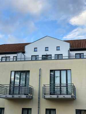 Perfekte zwei Zimmer Wohnung, Neuwertig mit EBK und Tiefgaragenstellplatz