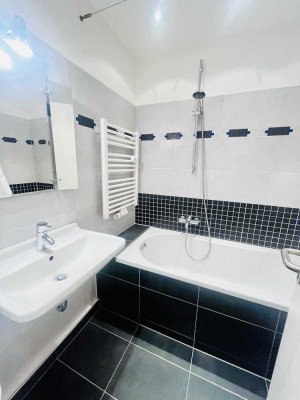 TOP:Wohnen mit Aussicht *JETZT* ETW mit umlaufenden SüdWest-Balkon&EBK !Absolute Wohlfühlatmosphäre!