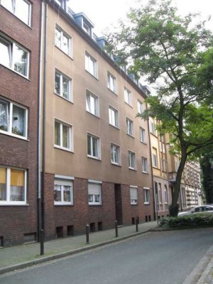 Schöne, 2010 sanierte, 2019 renovierte helle 2,5-Zimmerwohnung in unmittelbarer Nähe z. Musiktheater