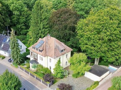 Zweifamilienhaus als Gründerzeitvilla mit schönem Grundstück in Radebeul/Friedewald