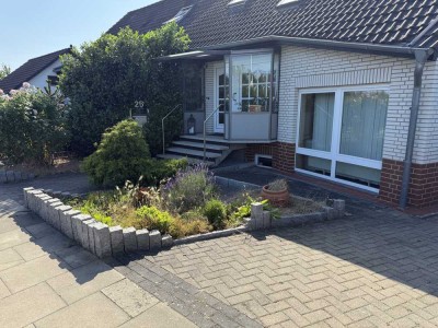 Geräumiges 7-Raum-Einfamilienhaus mit Doppelgarage, Carport in Burgdorf