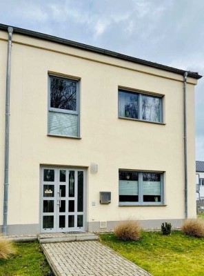 Modernisiertes Reihenendhaus im Grünen - Magdeburg-Berliner Chaussee