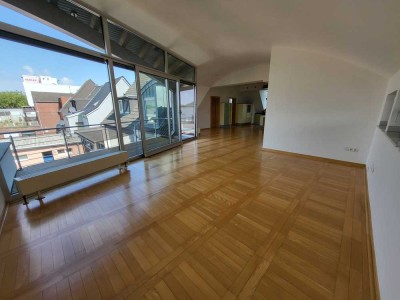 Traum-Penthouse mit großem Balkon im Herzen von Hückelhoven ab sofort zu vermieten