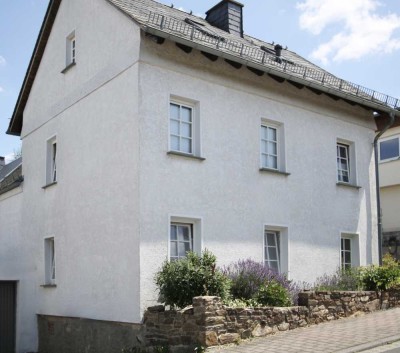 ***Liebevoll saniert&bezahlbar...Charmantes Häuschen im Grünen in Oelsberg bei Nastätten!