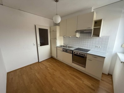 ZENTRALE LAGE! 2er WG taugliche Altbau Wohnung ++Videorundgang++