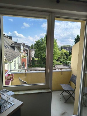 Helle 2-Zimmer-Wohnung mit Balkon und Aussicht in Bochum-Mitte