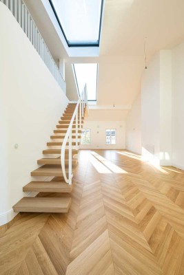 Erstbezug direkt vom Eigentümer! Kernsaniertes Altbau Penthouse im Herzen des Glockenbachviertels