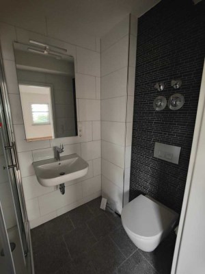 500.0 € - 20.0 m² - wg Zimmer mit eigene Toilette und Balkon