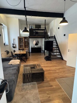 Helle loftartige 2,5 Zimmer- Wohnung mit Charme- Nachmieter gesucht