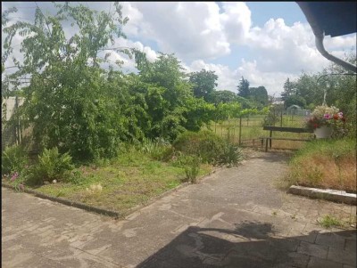 Stilvoll wohnen auf gehobenem Niveau (inkl. Einbauküche), Garten und zwei Balkonen