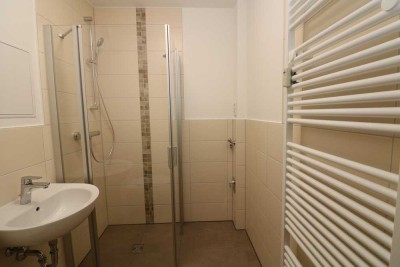 So einfach kann Wohnen sein...EG-Wohnung mit bodengleicher Dusche & Balkon!!!