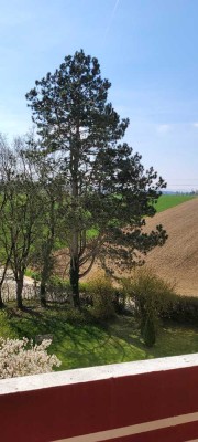 Wunderschöne 4,5-Raum-Wohnung mit geh. Innenausstattung mit Balkon und EBK in Ebersbach an der Fils