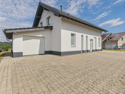 Reserviert!!! Einfamilienhaus mit sonnigen Garten