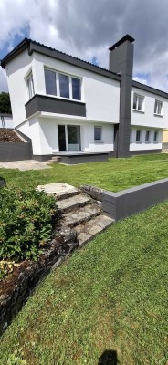 Attraktive 3-Zimmer-Erdgeschosswohnung mit Terasse und großem Garten in Hahnstätten