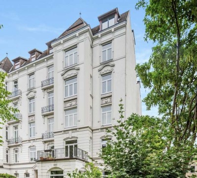 ! von PRIVAT ! - Repräsentative Altbauwohnung in zentraler Lage nahe Alster und Kuhmühlenteich