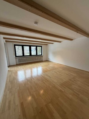 98 m² Wohnfläche + 170 m² Garten. Traumhafte 3-Zimmer-Wohnung